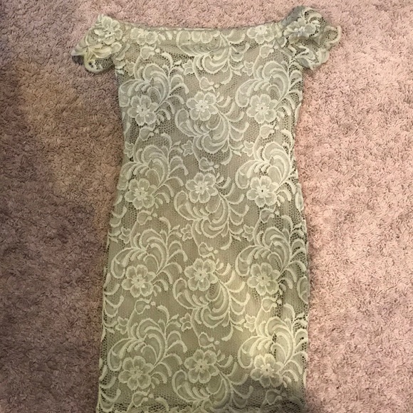 Dress - Picture 3 of 3